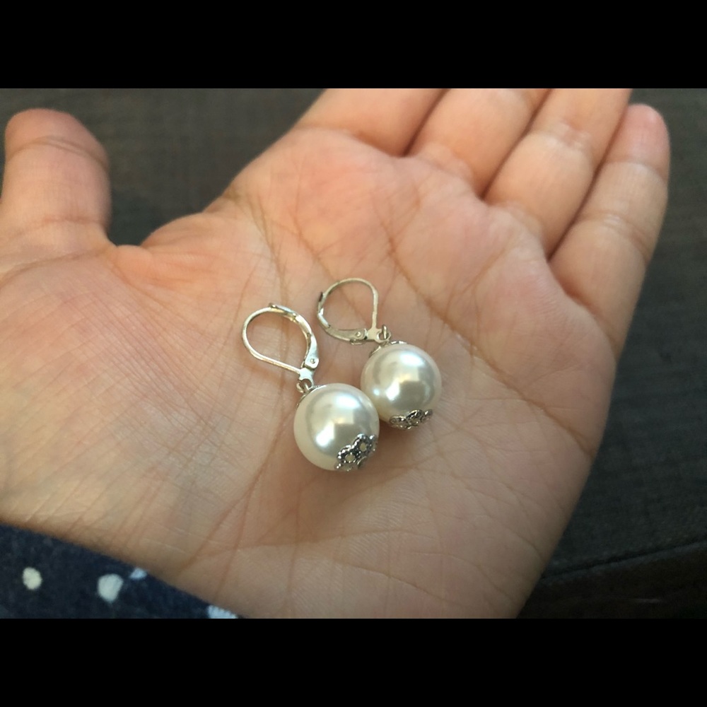Pearly Earrings 🌟